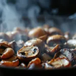 הסיפור על הפסקת ערבוב הפטריות במהלך הבישול וכיצד זה העמיק את טעמן בצורה מרשימה ומפתיעה.