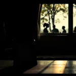 ניסיתי לחוות נוכחות אמיתית עם הקרובים במשך 30 יום, אך הבדידות רק הלכה וגדלה.